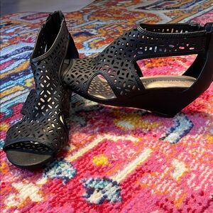 Chic Black Wedge Sandals 8.5